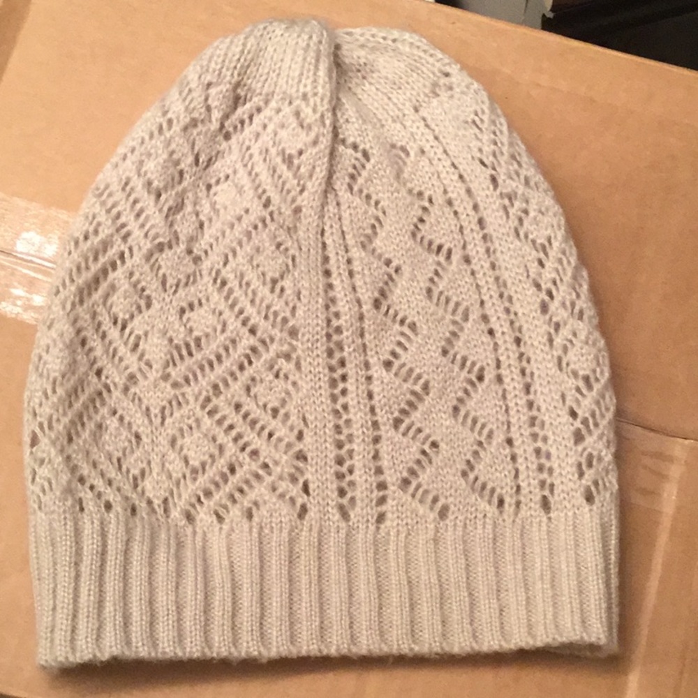 Light beanie hat